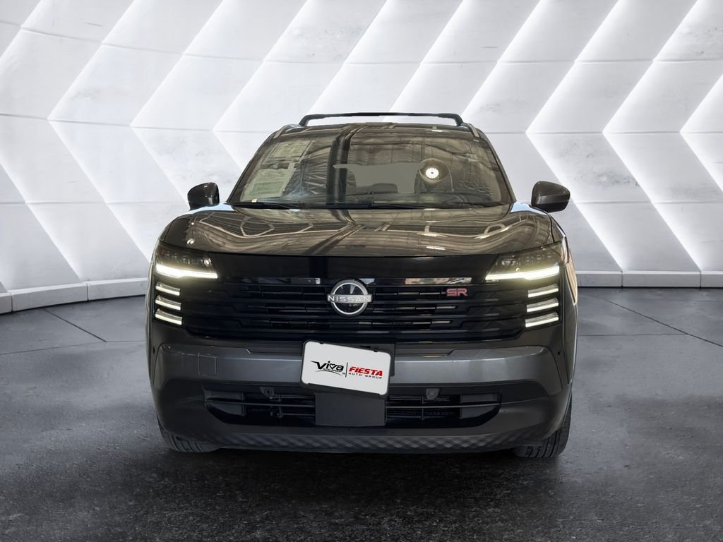 Used 2025 Nissan Kicks SR AWD/4WD image 2