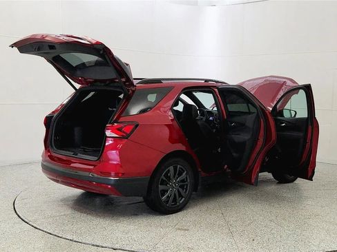 Used 2023 Chevrolet Equinox RS w/ RS Leather Package AWD/4WD image 12