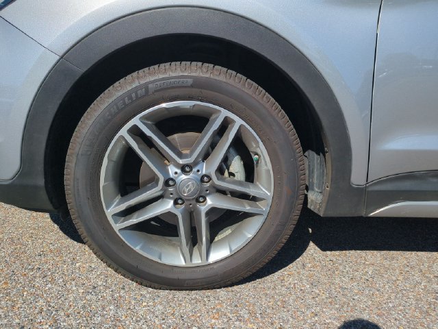 Used 2019 Hyundai Santa Fe XL FWD image 12