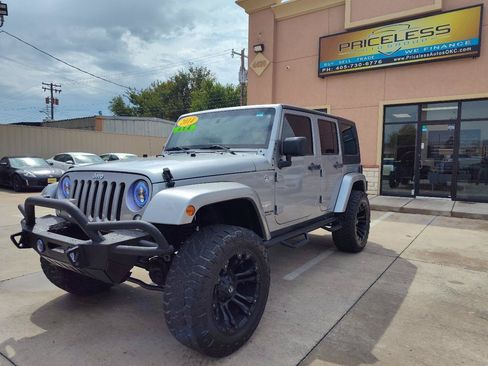 Used 2014 Jeep Wrangler Unlimited Sahara w/ Max Tow Package AWD/4WD image 7