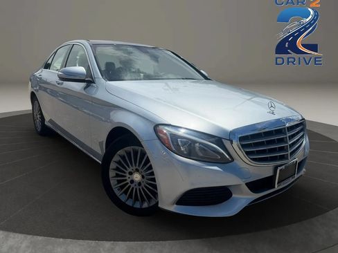 Used 2015 Mercedes-Benz C 300 4MATIC Sedan image 2