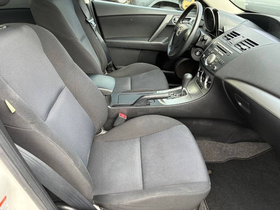 Used 2010 MAZDA MAZDA3 i Touring FWD image 24