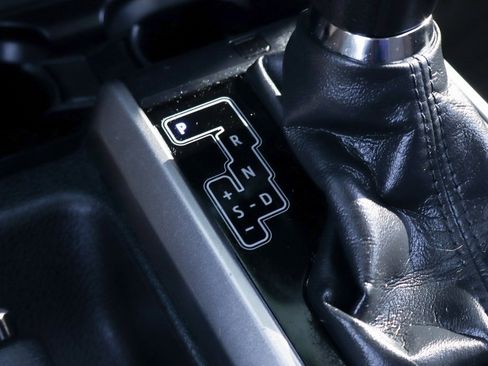 Used 2019 Toyota Tacoma SR5 image 31