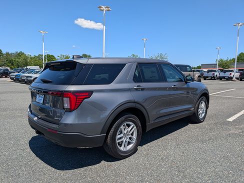New 2026 Ford Explorer Active AWD/4WD image 2