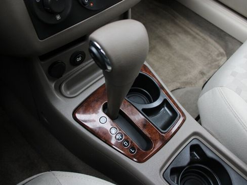 Used 2004 Chevrolet Malibu LS w/ Preferred Equipment Group image 8