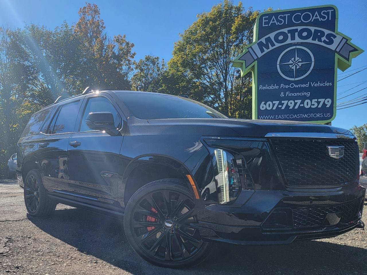 Used 2025 Cadillac Escalade V AWD/4WD image 1