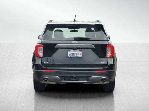 Certified 2023 Ford Explorer XLT w/ Equipment Group 202A AWD/4WD image 5