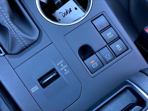 Used 2024 Toyota Highlander XLE image 13