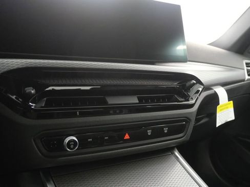 Used 2025 BMW 330i Sedan w/ Convenience Package image 23