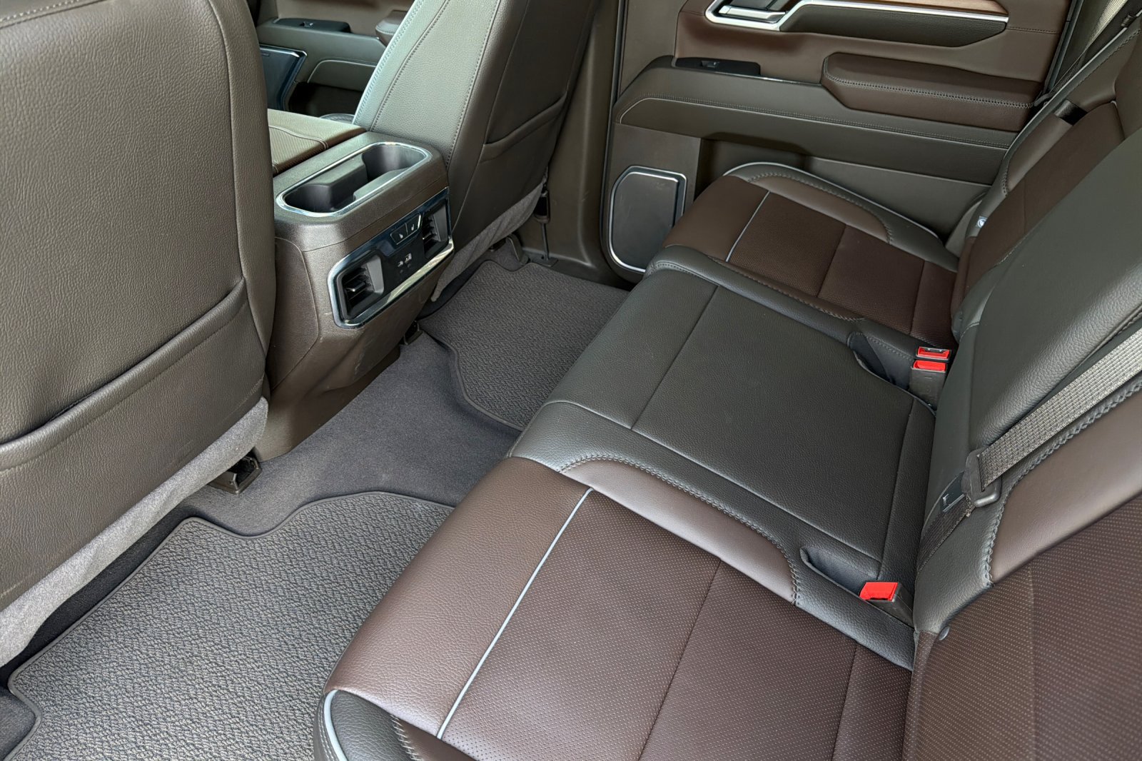 Used 2025 GMC Sierra 3500 Denali w/ Denali Reserve Package AWD/4WD image 13