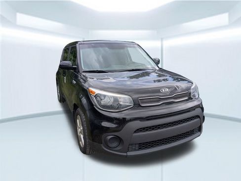 Used 2018 Kia Soul FWD image 2