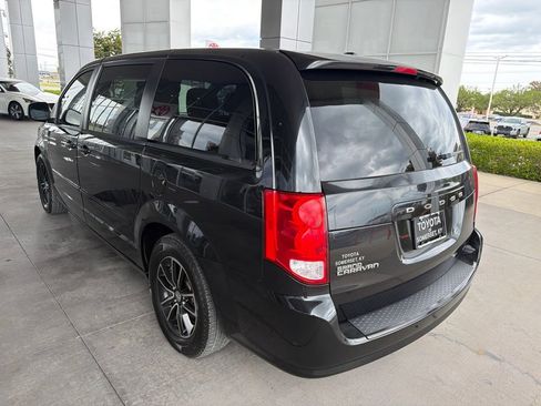Used 2015 Dodge Grand Caravan SE FWD image 5