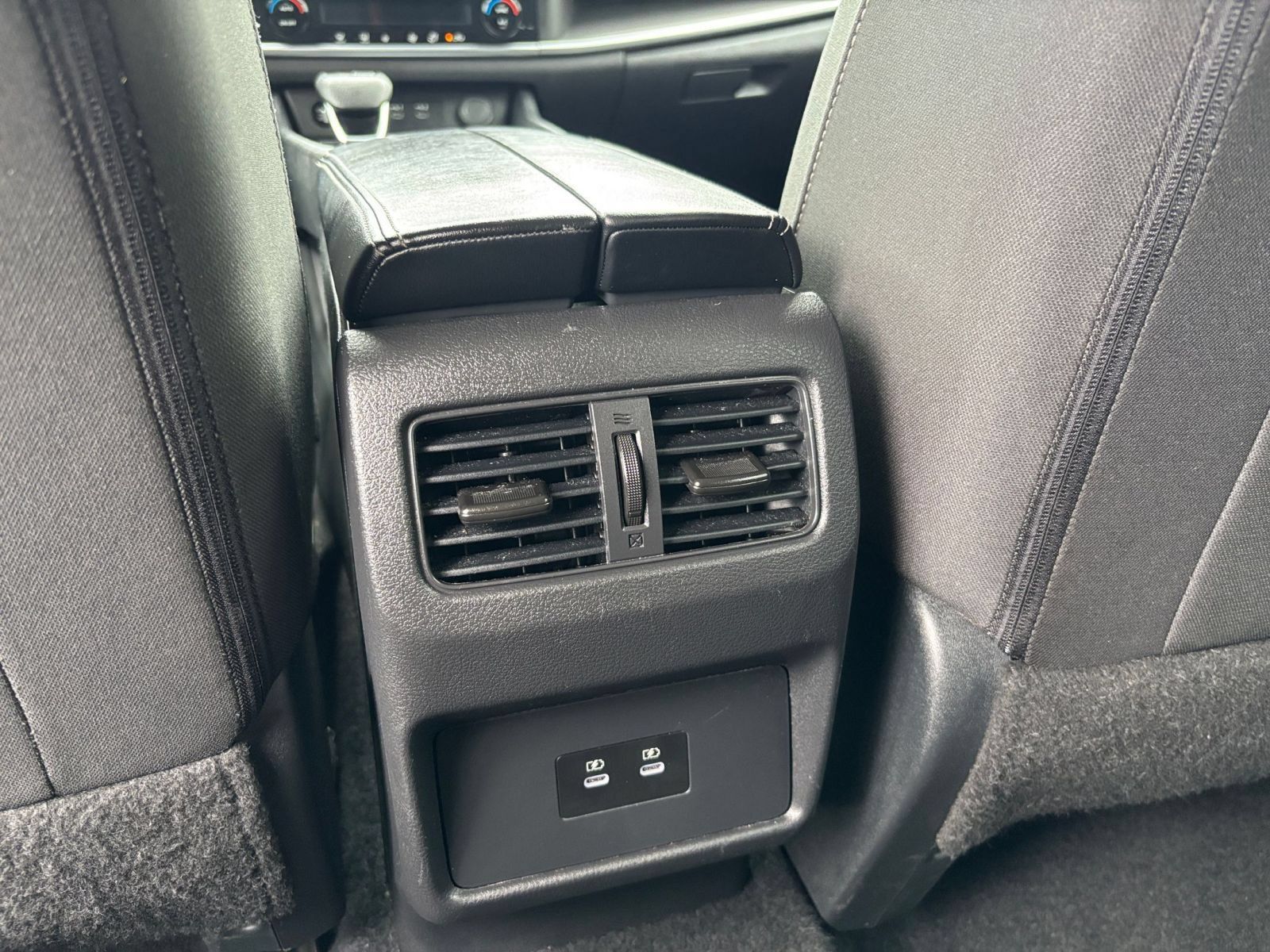 Used 2025 Nissan Rogue SV FWD image 24