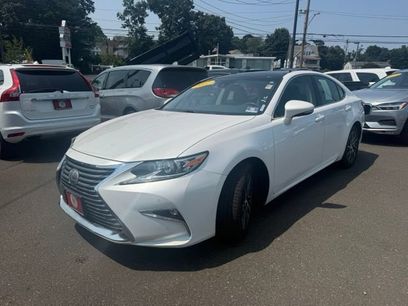 Used 2017 Lexus ES 350 w/ Luxury Package