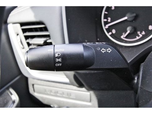 Used 2024 Nissan Rogue S image 13