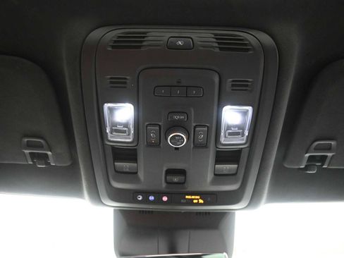 Used 2023 Cadillac Escalade ESV Premium Luxury Platinum image 15