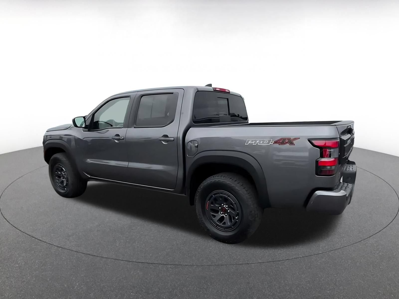 Used 2026 Nissan Frontier PRO-4X AWD/4WD image 9