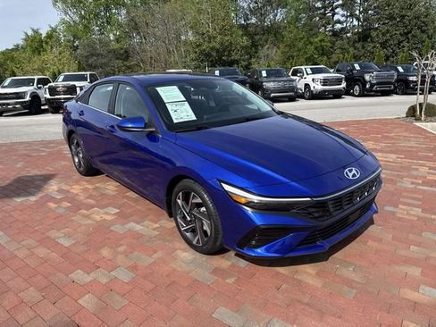 Used 2024 Hyundai Elantra SEL w/ Convenience Package FWD image 38