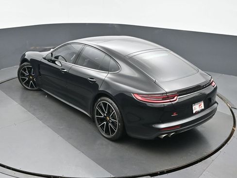 Used 2018 Porsche Panamera 4S image 32