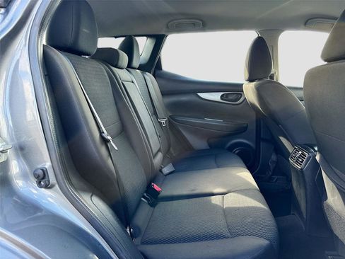 Used 2019 Nissan Rogue Sport S image 27