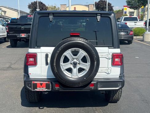 Used 2023 Jeep Wrangler Sport AWD/4WD image 4