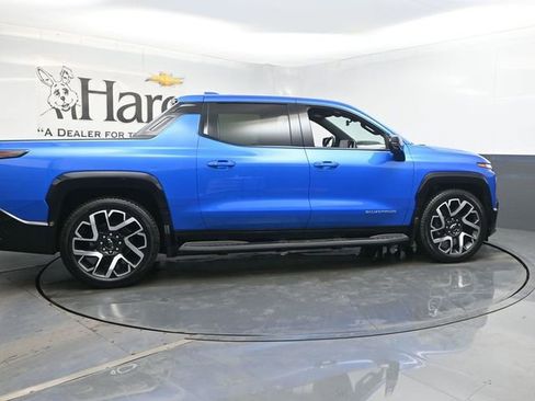 Used 2025 Chevrolet Silverado EV RST image 36