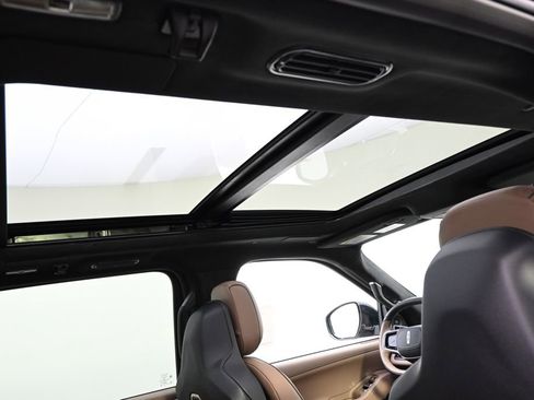 New 2026 Lincoln Navigator L Black Label AWD/4WD image 17