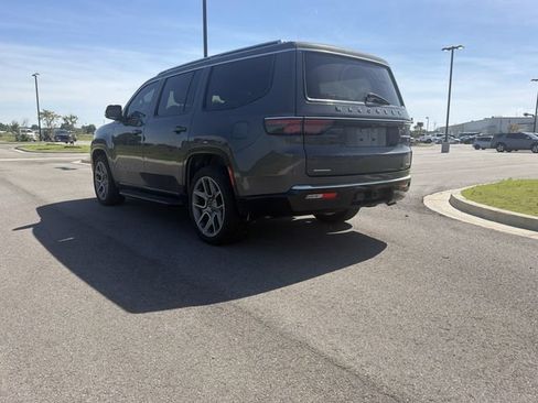 Used 2022 Jeep Wagoneer Series II AWD/4WD image 3