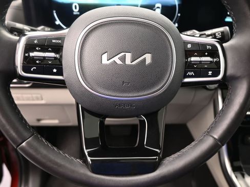 Used 2024 Kia Carnival SX Prestige image 36