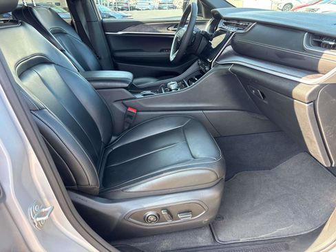 Certified 2024 Jeep Grand Cherokee Limited image 16