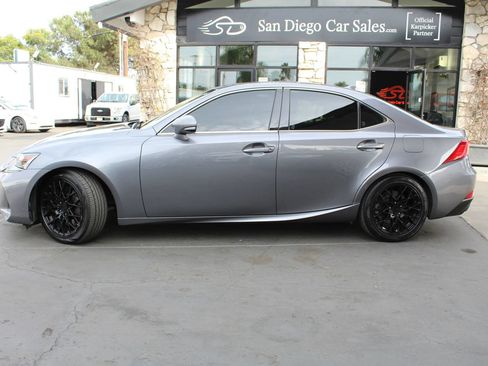 Used 2019 Lexus IS 300 RWD image 2