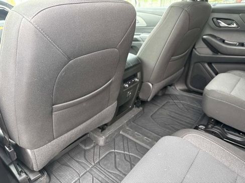 Used 2024 Chevrolet Traverse LT FWD image 26