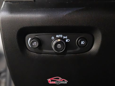 Used 2020 Chevrolet Traverse LT w/ Driver Confidence II Package image 36