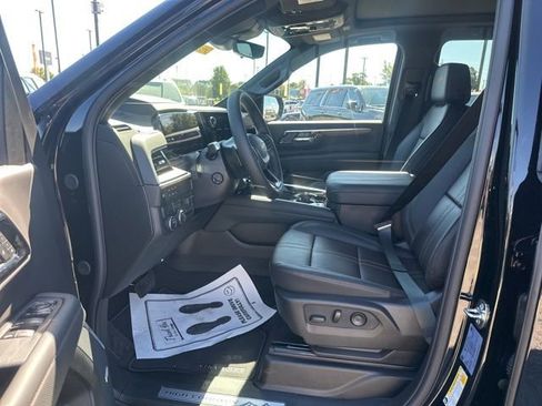 New 2026 Chevrolet Suburban High Country w/ Sun And Tow Package image 16