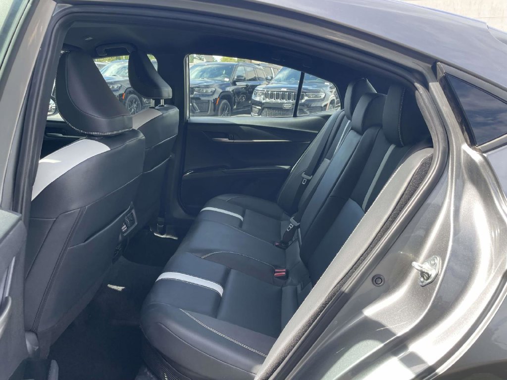 Used 2025 Toyota Camry SE FWD image 12