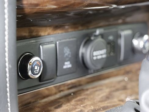 Used 2020 Nissan Armada Platinum w/ Cargo Package image 47