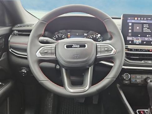 Used 2023 Jeep Compass Trailhawk image 11