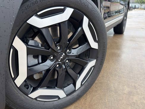 Used 2024 Kia Telluride S w/ S Sunroof Package FWD image 2