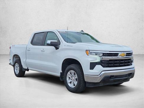 Used 2025 Chevrolet Silverado 1500 LT AWD/4WD image 3