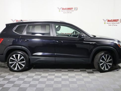 Used 2024 Volkswagen Taos SE image 5