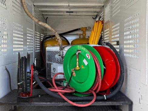 Used 2018 Mercedes-Benz Sprinter 3500 image 9