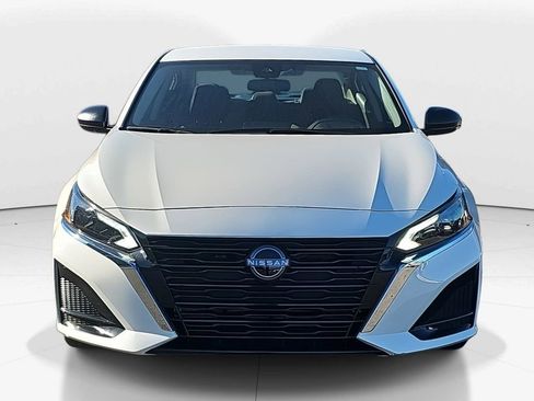 Used 2025 Nissan Altima 2.5 S image 11