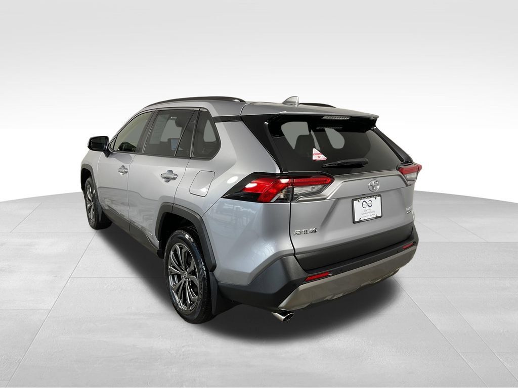 Used 2025 Toyota RAV4 Limited w/ Advanced Technology Package AWD/4WD image 7
