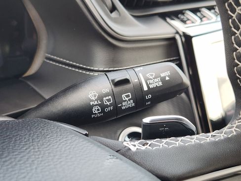 Used 2024 Jeep Grand Cherokee L Altitude AWD/4WD image 32