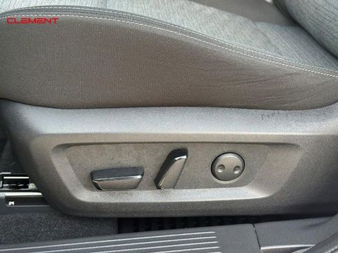Used 2023 Nissan Rogue SV FWD image 24