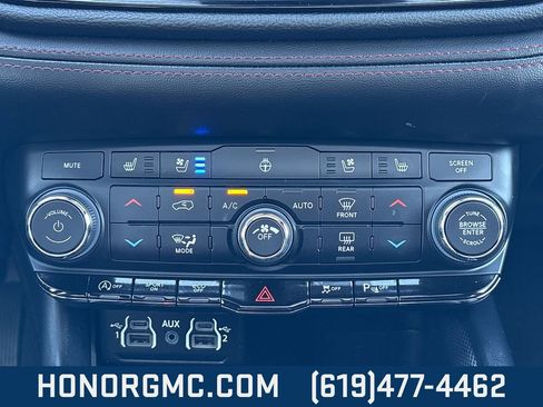 Used 2023 Dodge Durango GT image 33