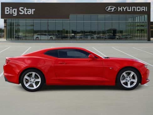 Used 2021 Chevrolet Camaro LT image 5