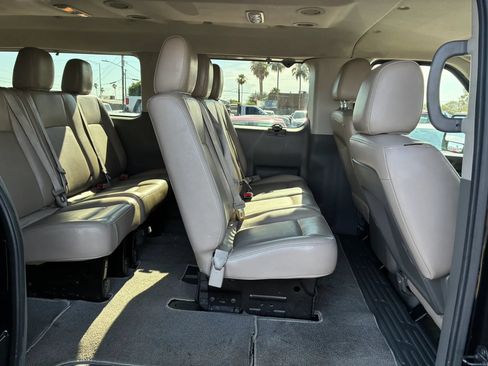 Used 2018 Nissan NV 3500 SL RWD image 19