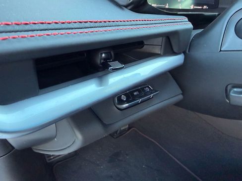 Used 2021 Chevrolet Corvette Stingray Premium Cpe w/ Z51 Performance Package image 13