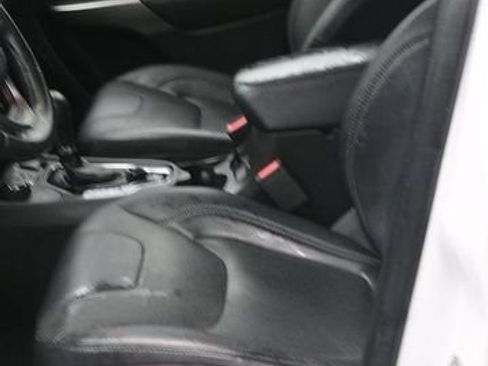 Used 2021 Jeep Cherokee Limited AWD/4WD image 12